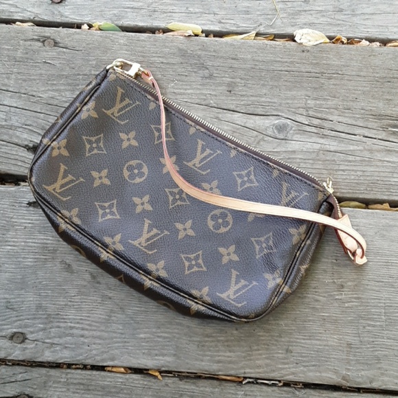 Louis Vuitton Handbags - Authentic LUIS Vuitton